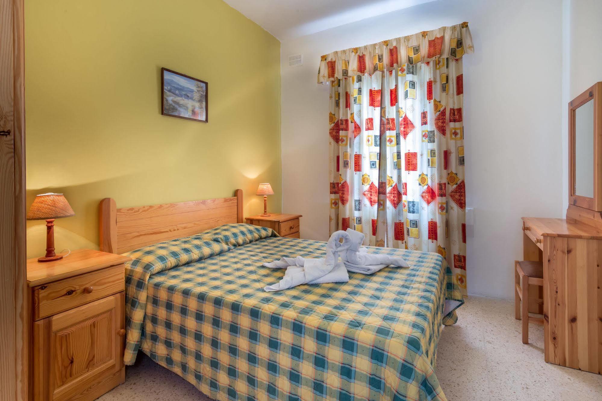 Horizon Apartments Gozo Marsalforn Bagian luar foto