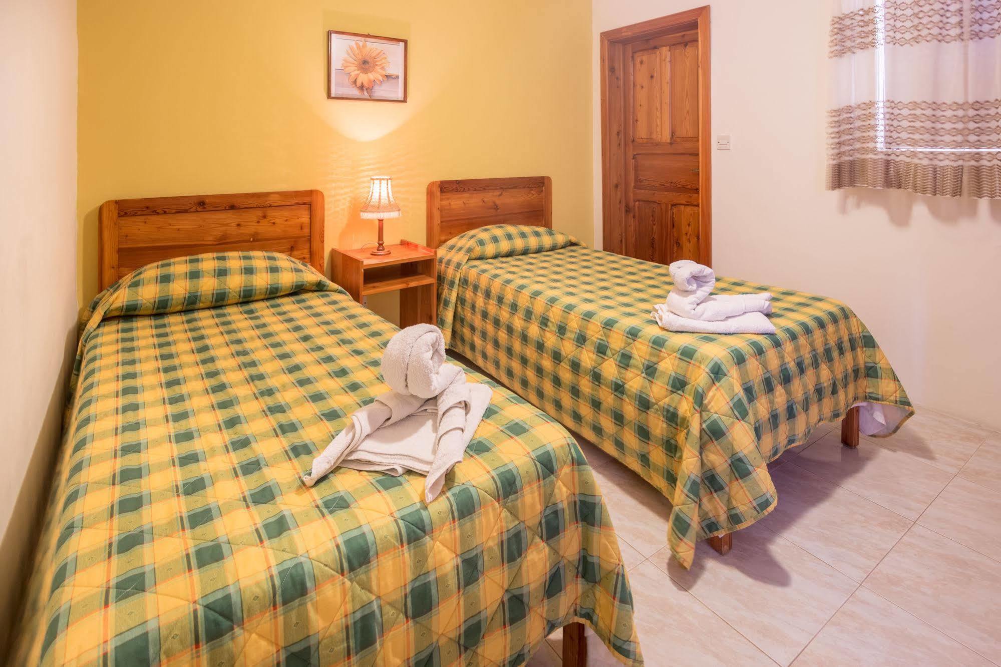 Horizon Apartments Gozo Marsalforn Bagian luar foto