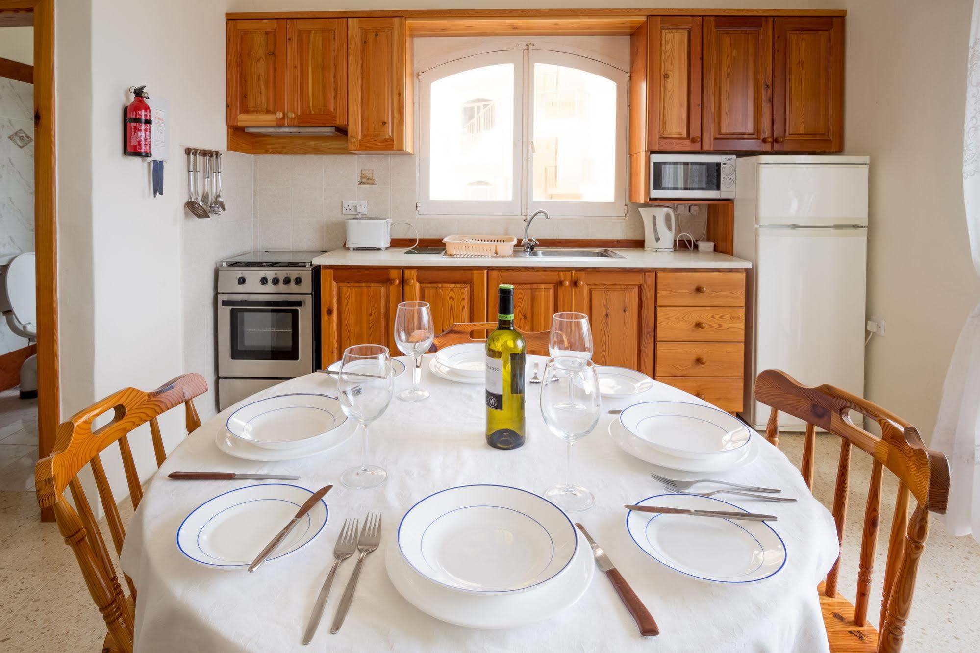 Horizon Apartments Gozo Marsalforn Bagian luar foto